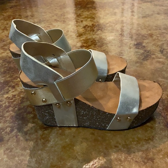 Wedges - Picture 2 of 3